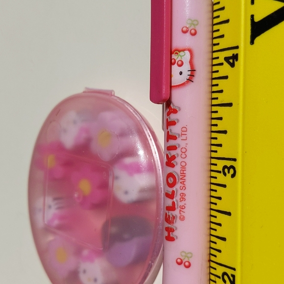 Hello Kitty Sanrio erasers, two kinds, one with three eraser refills. - Picture 6 of 6